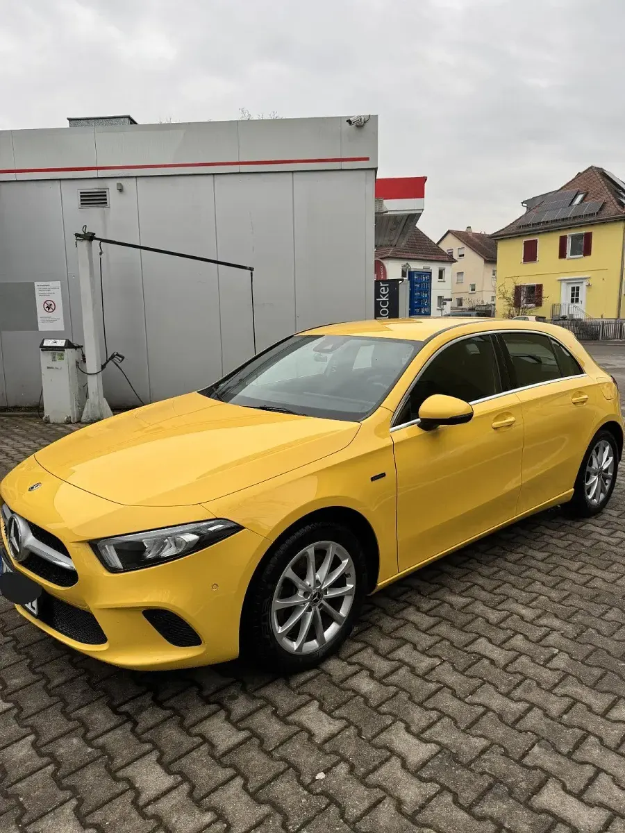 Gebraucht Mercedes A250 218 PS (160 kW) 2020 Gelb Limousine