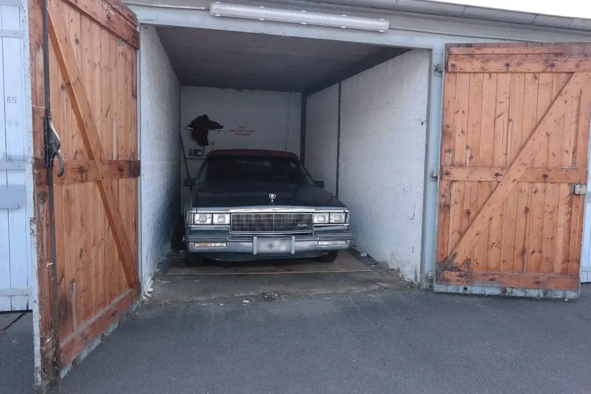 Second-hand Cadillac Deville 131 CP (96 kW) 1986 Berlinǎ