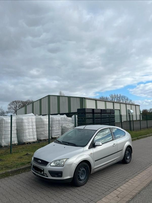 Gebraucht Ford Focus 101 PS (74 kW) 2007 Silber Kleinwagen