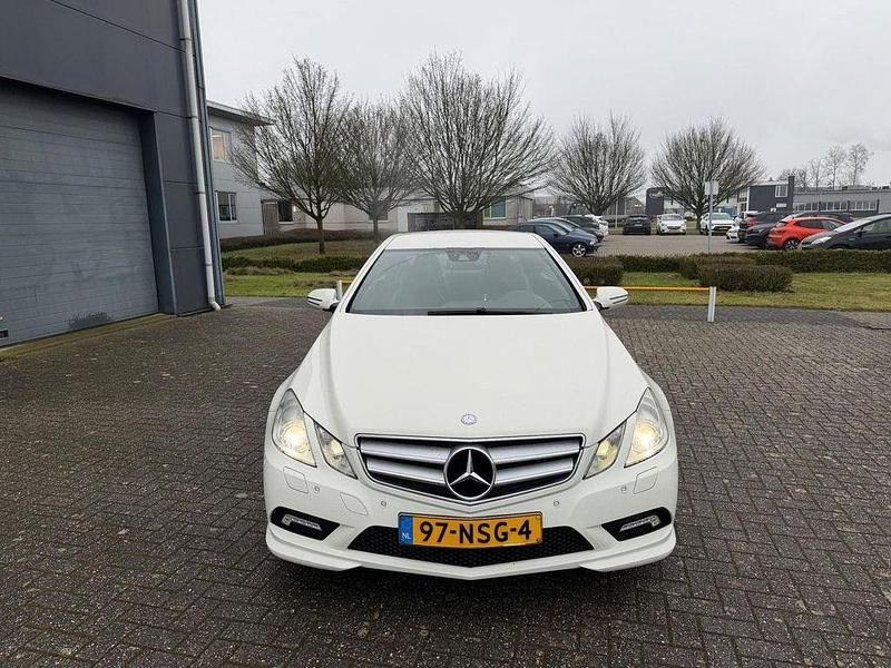 Gebraucht Mercedes E350 Elegance 294 PS (216 kW) 2009 Weiß Coupé