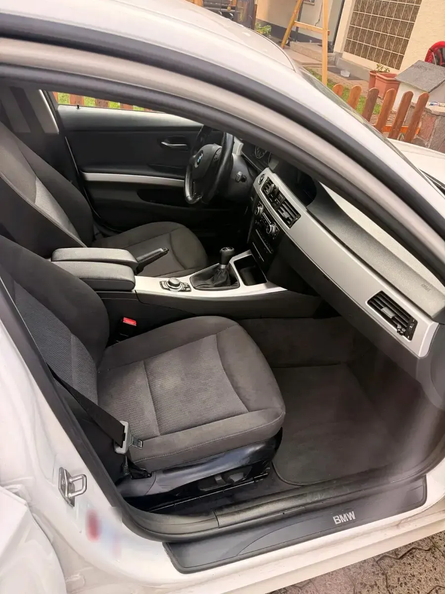 Gebraucht BMW 320 184 PS (135 kW) 2010 Weiß Kombi