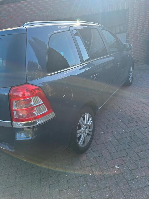 Gebraucht Opel Zafira 2010 Blau Van / Kleinbus