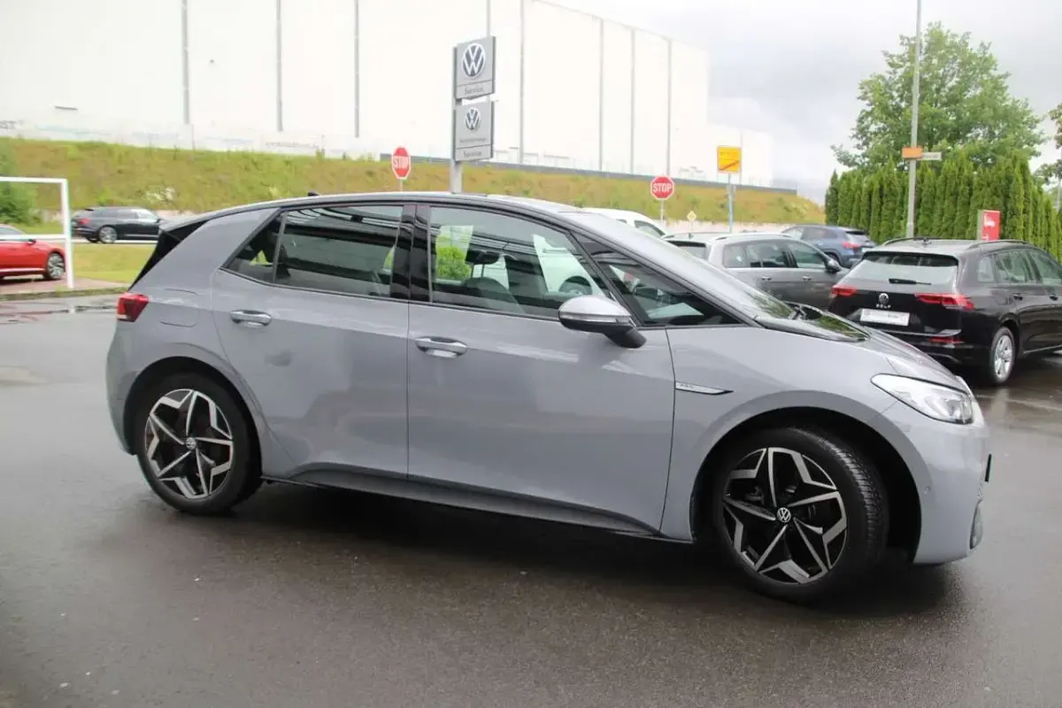 Gebraucht VW ID.3 Pro Performance 150 kW (204 PS) 2023 Grau Kleinwagen