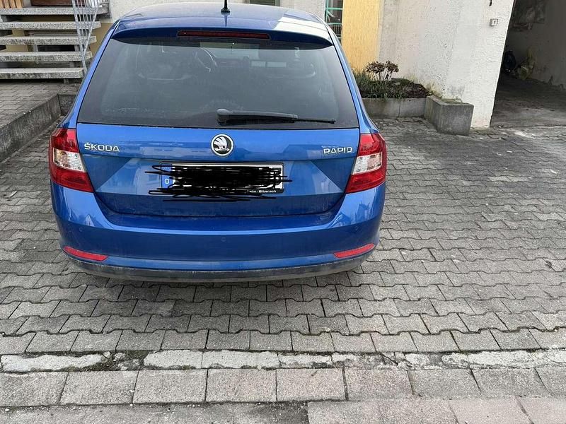 Gebraucht Skoda Rapid Joy 90 PS (66 kW) 2016 Kleinwagen