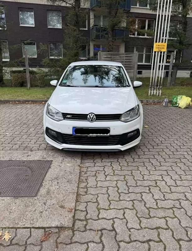 Weiß Gebraucht 2017 VW Polo Highline Kleinwagen | 8.700 € (Guter Preis) - Bild 1/4