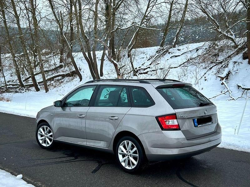 Gebraucht Skoda Fabia Style 95 PS (69 kW) 2018 Grau Kombi