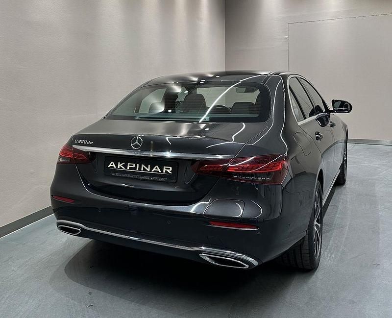 Gebraucht Mercedes E300 Luxury 194 PS (142 kW) 2022 Grau Limousine