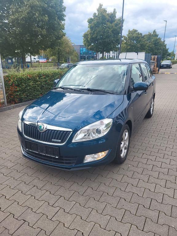 Blau Gebraucht 2013 Skoda Fabia GreenLine Kleinwagen | 2.890 € (Fairer Preis) - Bild 1/4