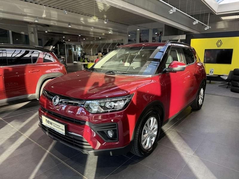 Cherry red metallic (rot) Gebraucht 2020 Ssangyong (KGM) Tivoli SUV | 12.990 € - Bild 1/4