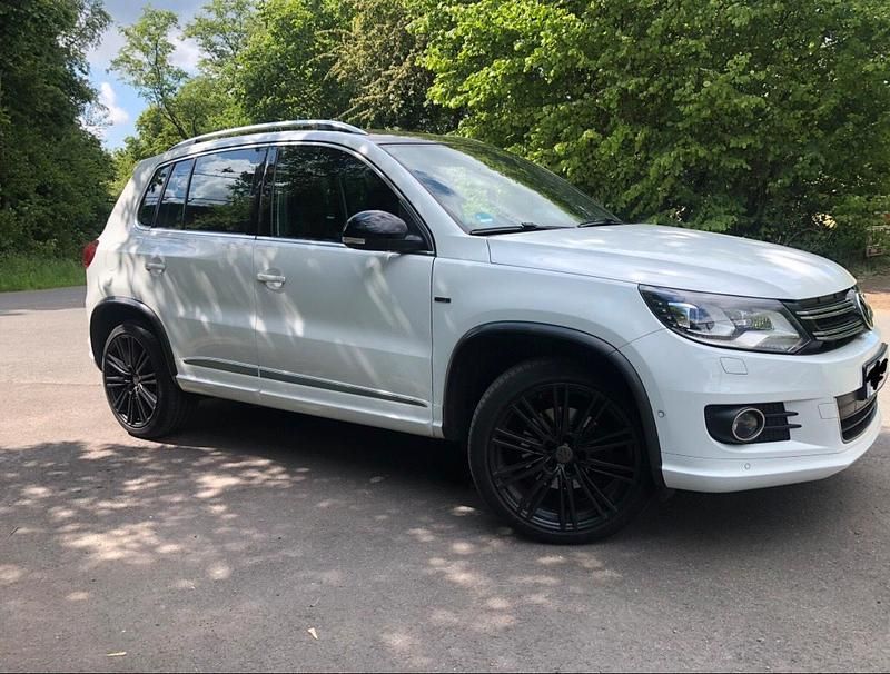 Weiß Gebraucht 2014 VW Tiguan R-line SUV | 17.000 € (Teuer) - Bild 1/4