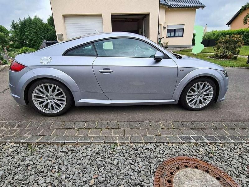 Gebraucht Audi TT Design 184 PS (135 kW) 2015 Silber Coupé