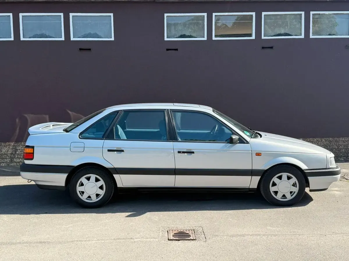 Gebraucht VW Passat 116 PS (85 kW) 1991 Silber Limousine
