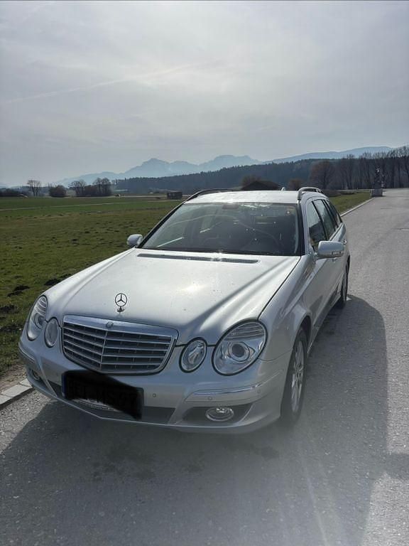 Gebraucht Mercedes E200 Elegance 184 PS (135 kW) 2006 Silber Limousine