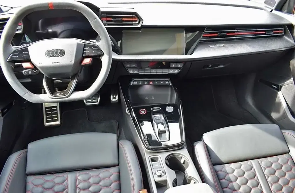 Gebraucht Audi RS3 Sport 400 PS (294 kW) 2025 Weiß Limousine