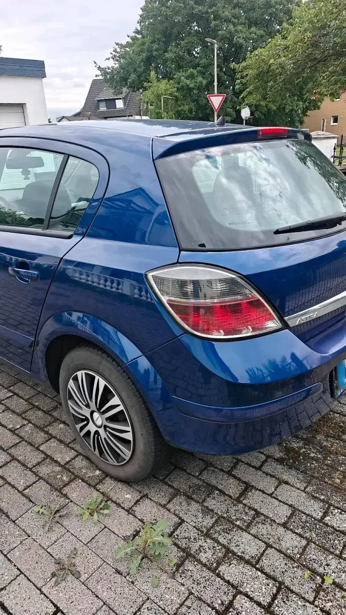 Gebraucht Opel Astra 90 PS (66 kW) 2008 Blau Kleinwagen