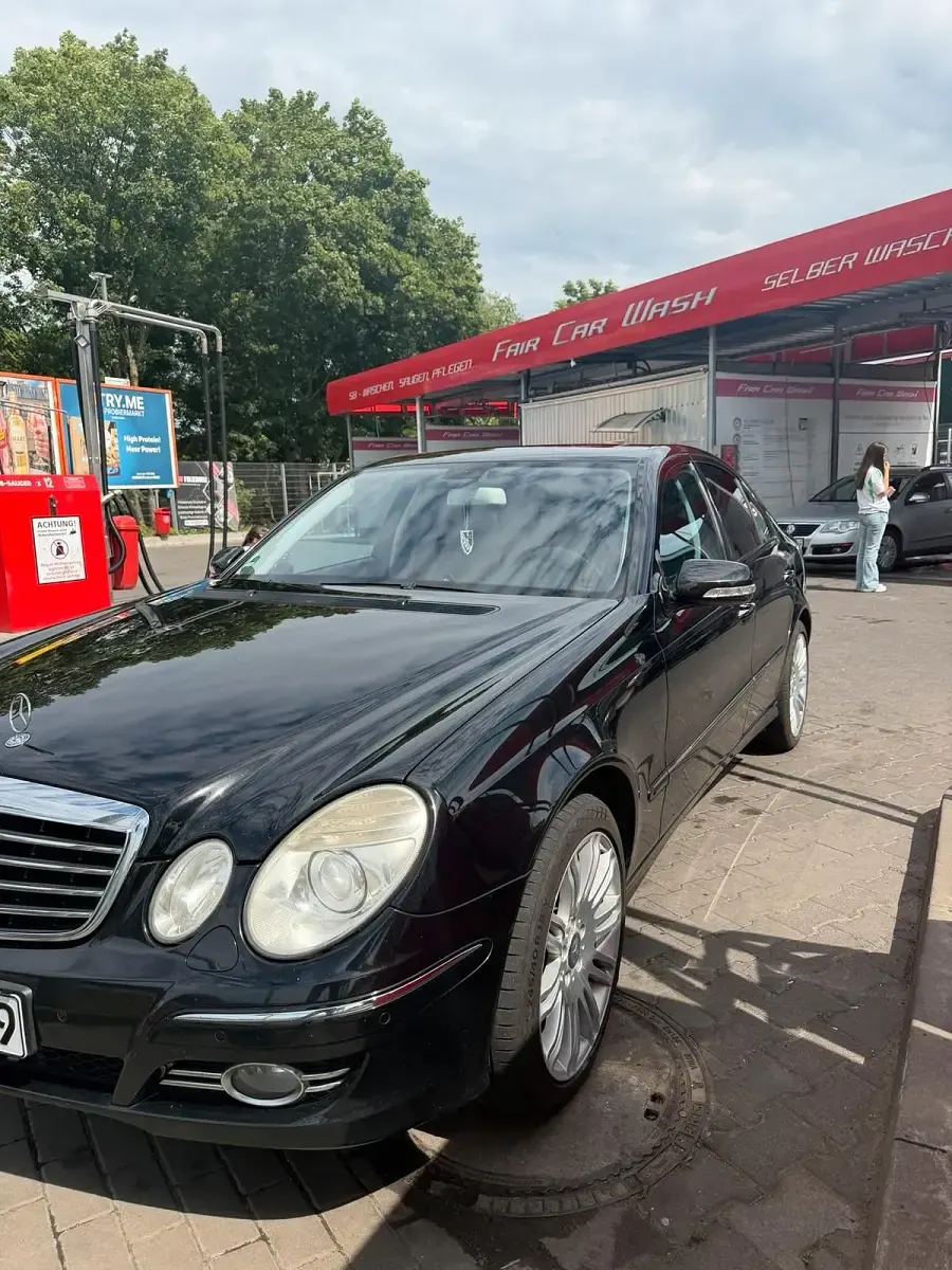 Gebraucht Mercedes E320 Avantgarde 224 PS (164 kW) 2006 Schwarz Limousine