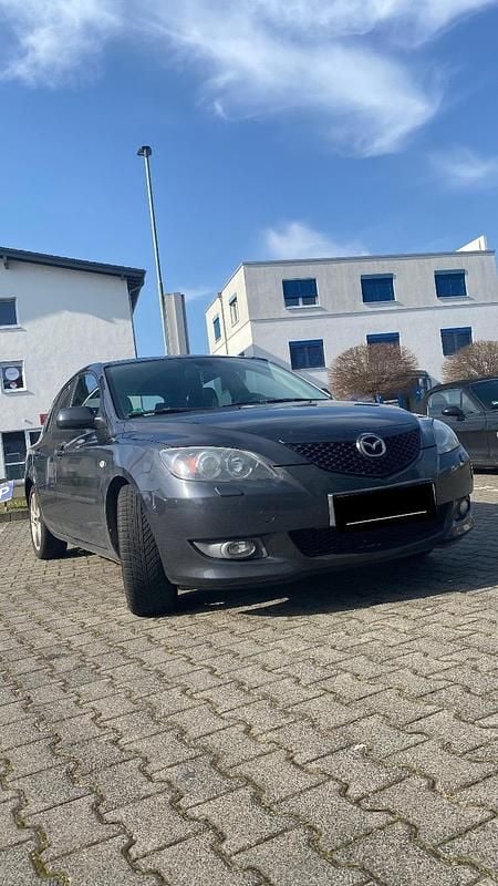 Grau Gebraucht 2005 Mazda 3 Limousine | 2.699 € - Bild 1/4