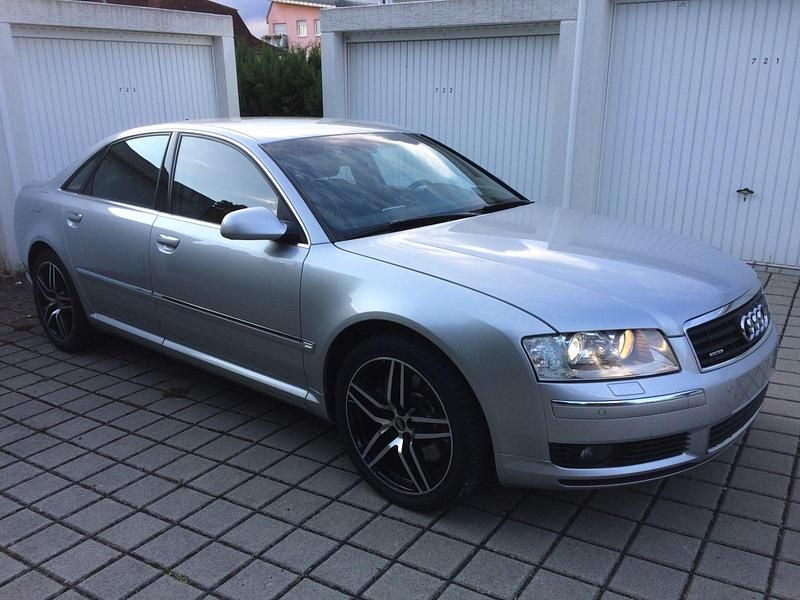 Silber Gebraucht 2003 Audi A8L Sport Limousine | 13.900 € (Etwas zu teuer) - Bild 1/4