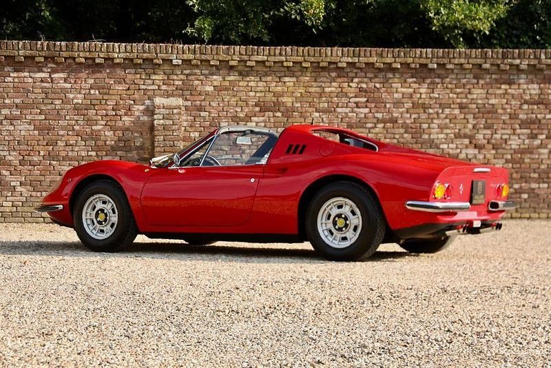 Second-hand Ferrari Dino 246 1974 Roșu Cabrio