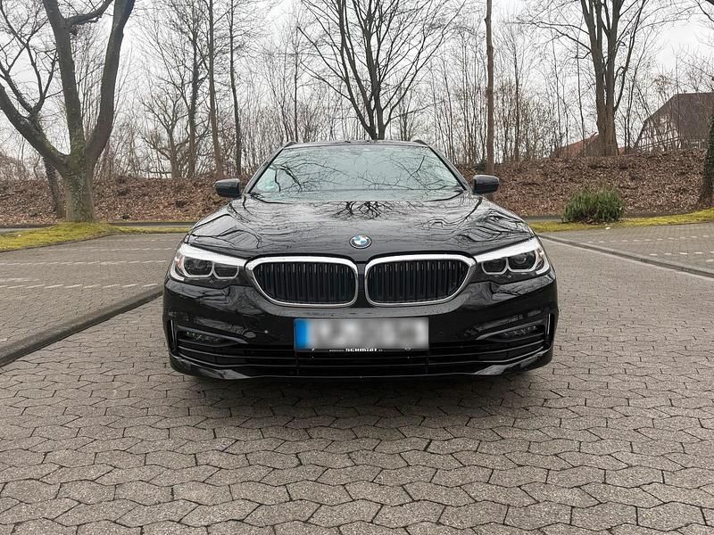 Gebraucht BMW 520 Shadowline 190 PS (139 kW) 2019 Schwarz Kombi
