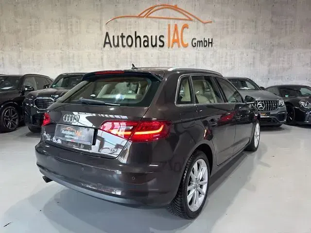 Używany Audi A3 Ambiente 105 KM (77 kW) 2014 Brązowy Sedan/Limuzyna