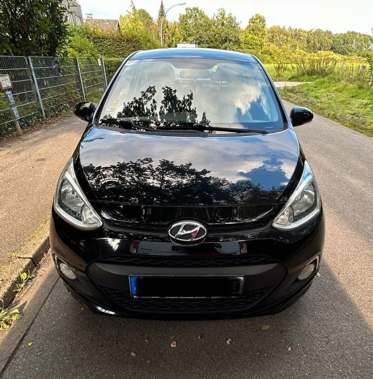 Schwarz Gebraucht 2015 Hyundai i10 YES! Gold Kleinwagen | 6.000 € (Guter Preis) - Bild 1/4