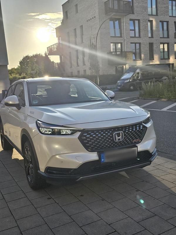 Weiß Gebraucht 2023 Honda HR-V Elegance SUV | 24.700 € (Guter Preis) - Bild 1/4