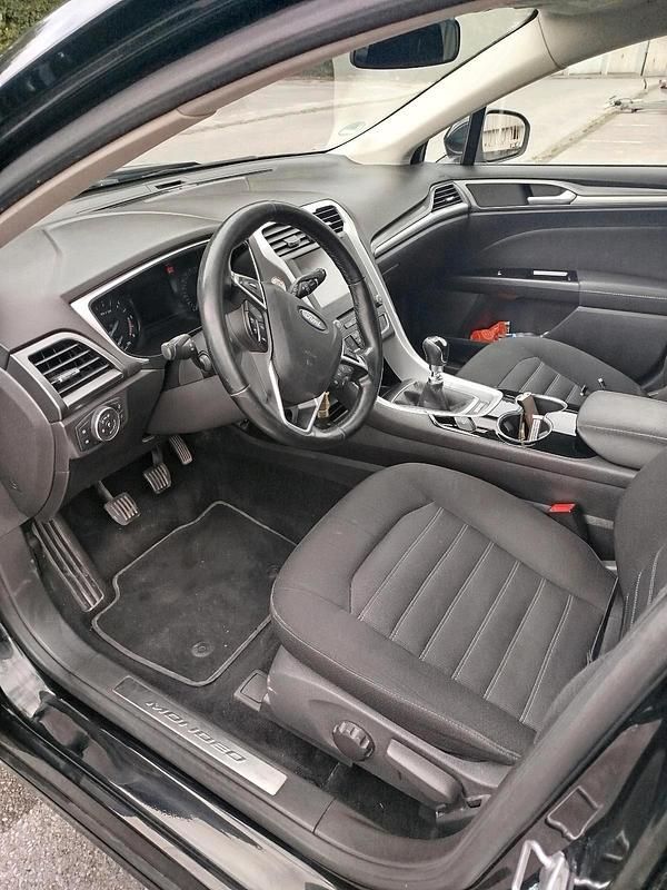 Gebraucht Ford Mondeo 150 PS (110 kW) 2016 Schwarz Kombi