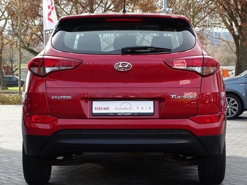 Gebraucht Hyundai Tucson 132 PS (97 kW) 2017 Rot SUV