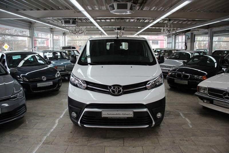 Gebraucht Toyota Proace 122 PS (89 kW) 2020 Weiß Van / Kleinbus