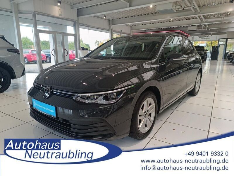 Uranograu Gebraucht 2023 VW Golf VIII Life Limousine | 21.290 € (Guter Preis) - Bild 1/4