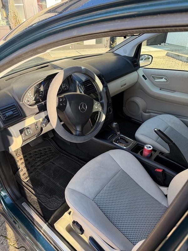 Gebraucht Mercedes A150 95 PS (69 kW) 2006 Grün Kleinwagen