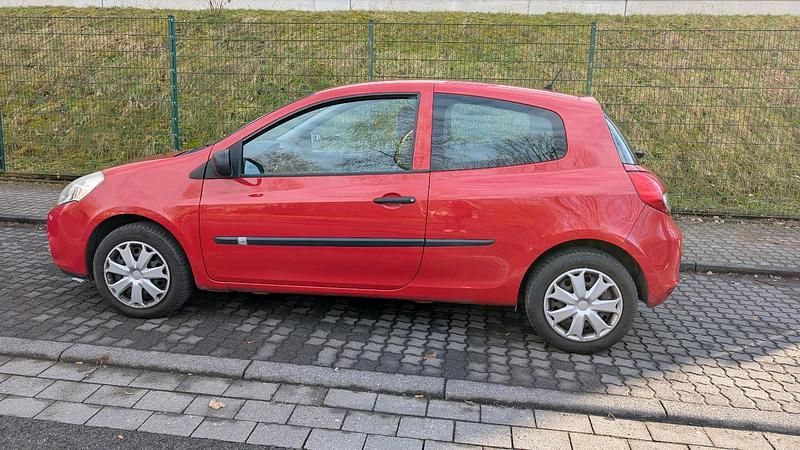 Rot Gebraucht 2009 Renault Clio II Expression Kleinwagen | 1.100 € (Guter Preis) - Bild 1/4