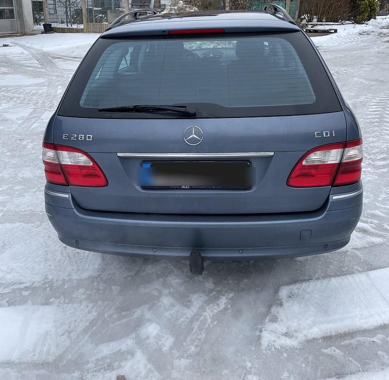 Gebraucht Mercedes E280 Avantgarde 193 PS (141 kW) 2006 Blau Kombi