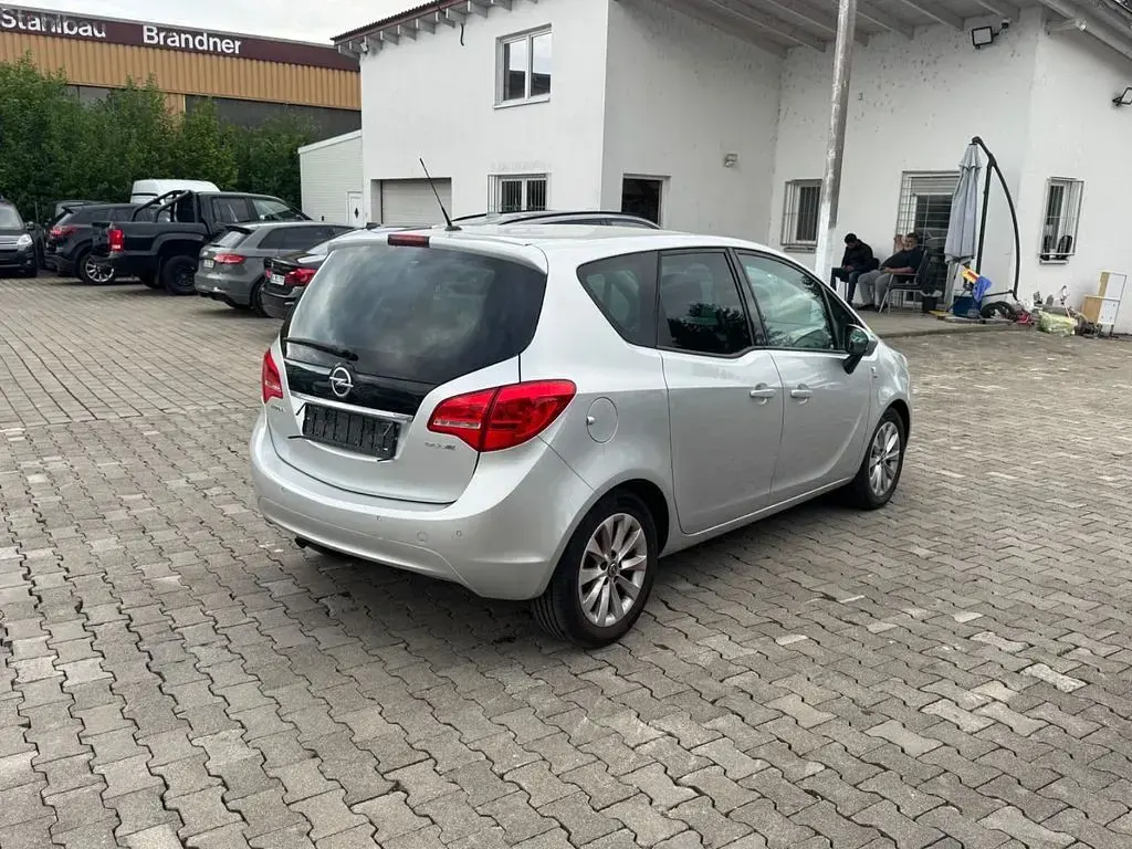 Gebraucht Opel Meriva drive 110 PS (80 kW) 2016 Silber Van / Kleinbus