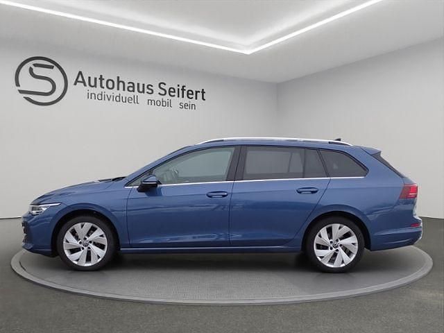 Gebraucht VW Golf VIII Style 150 PS (110 kW) 2024 Anemonenblau metallic (metallic) Kombi