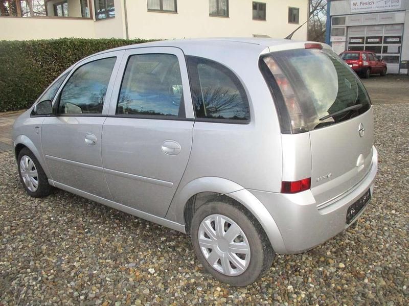 Gebraucht Opel Meriva Edition 101 PS (74 kW) 2008 Starsilber iii m2 Van / Kleinbus