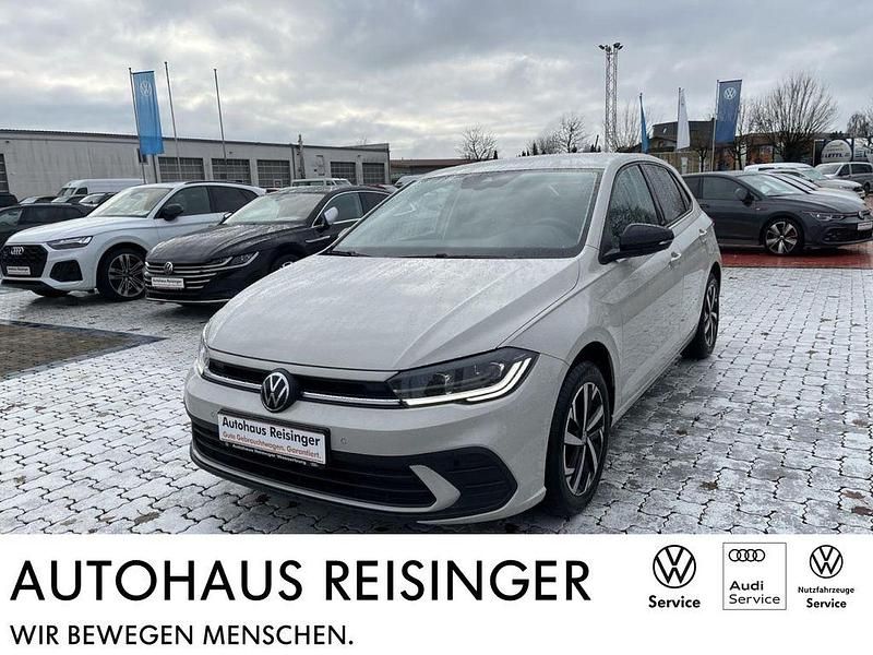 Grau Gebraucht 2023 VW Polo Move Limousine | 20.690 € (Etwas zu teuer) - Bild 1/4