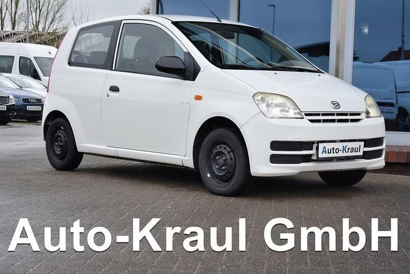 Weiß Gebraucht 2006 Daihatsu Cuore Plus Kleinwagen | 799 € (Fairer Preis) - Bild 1/4