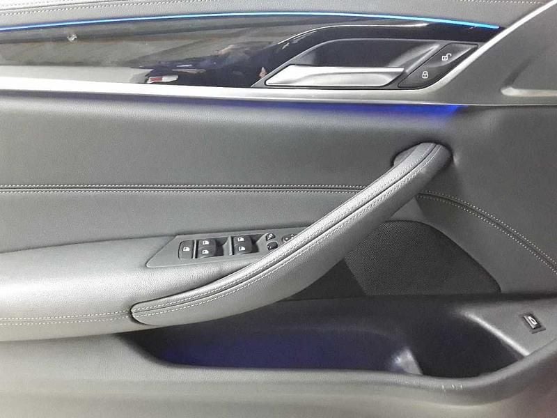 Gebraucht BMW 530 Sport Line 286 PS (210 kW) 2022 Carbonschwarz metallic Limousine