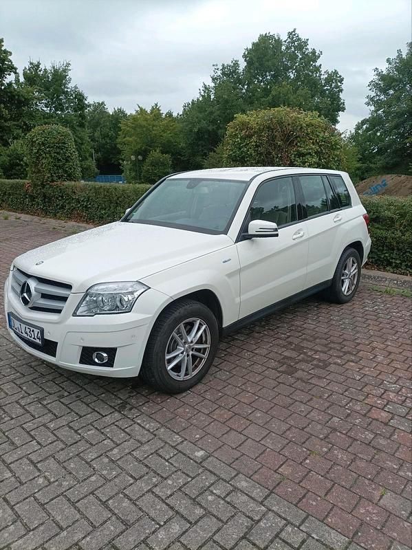Weiß Gebraucht 2010 Mercedes GLK220 SUV | 12.500 € - Bild 1/4