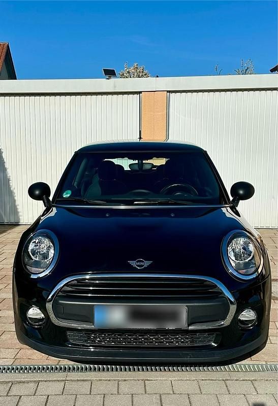 Second-hand Mini ONE 102 CP (75 kW) 2018 Negru Hatchback