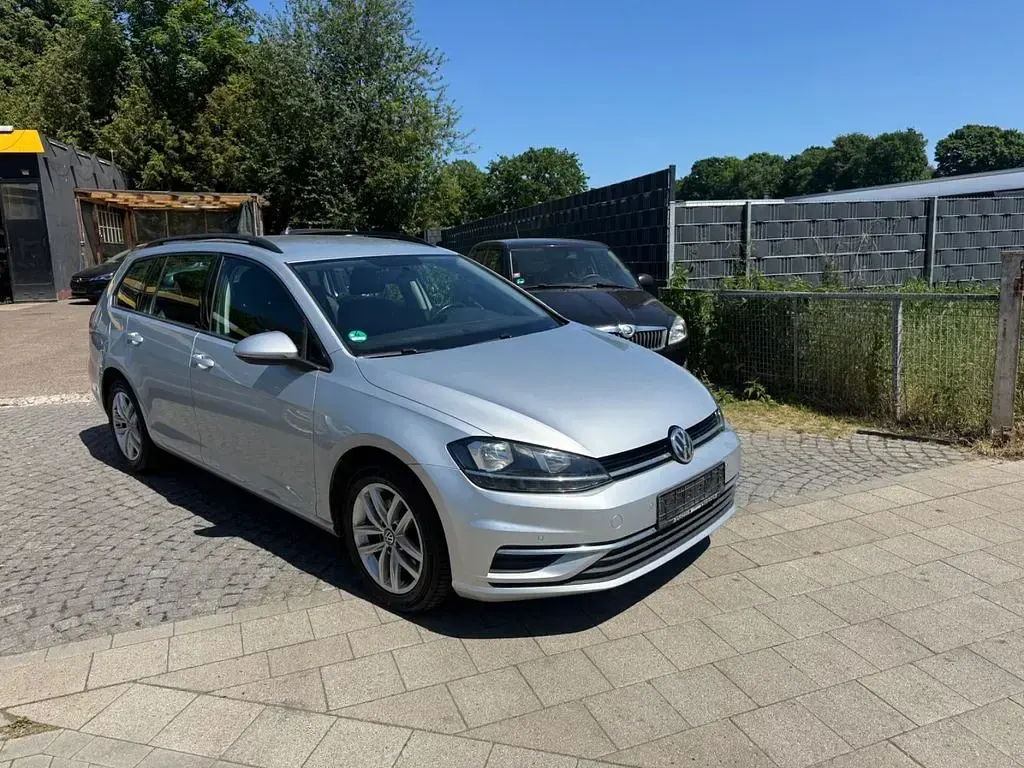 Second-hand VW Golf VII Comfortline 116 CP (85 kW) 2018 Argintiu Break