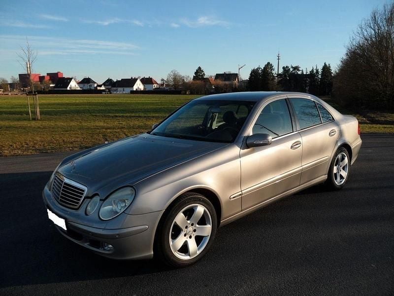 Gebraucht Mercedes E200 Classic 163 PS (119 kW) 2003 Beige Limousine