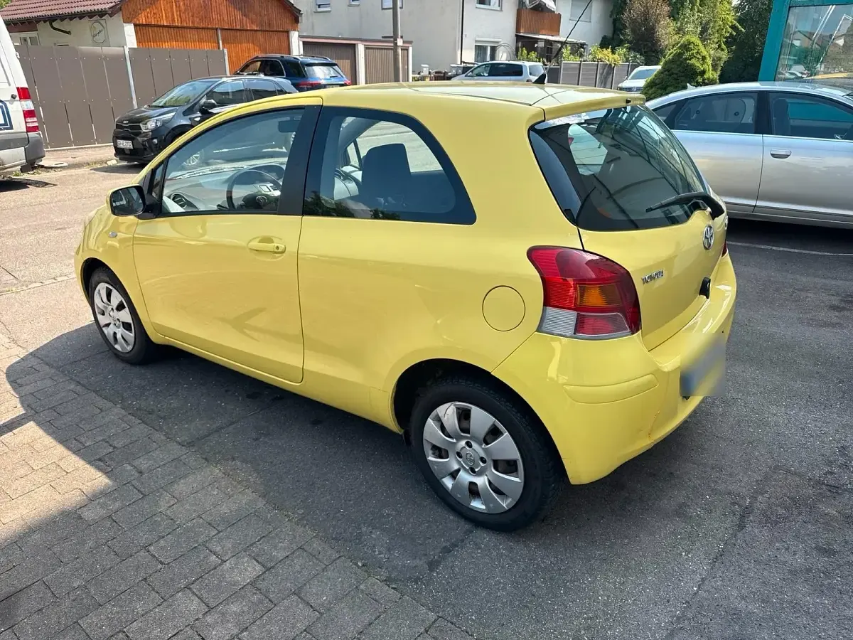 Gebraucht Toyota Yaris 69 PS (50 kW) 2009 Gelb Kleinwagen