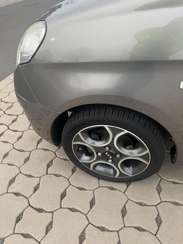 Gebraucht Kia Picanto Vision 65 PS (47 kW) 2009 Grau Kleinwagen