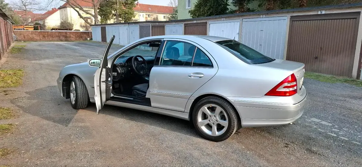 Gebraucht Mercedes C230 204 PS (150 kW) 2006 Silber Limousine