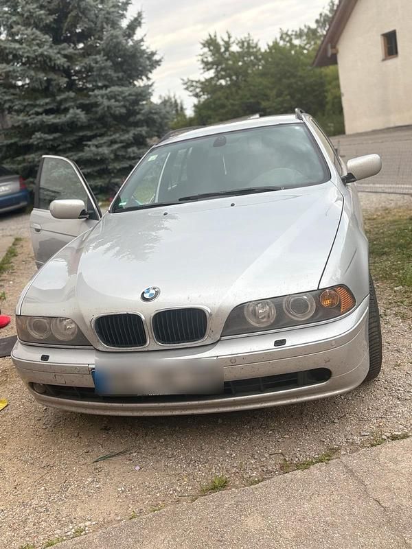 Silber Gebraucht 2003 BMW 520 Kombi | 1.500 € (Guter Preis) - Bild 1/4