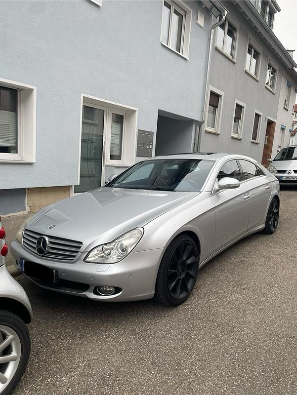 Silber Gebraucht 2005 Mercedes CLS350 Limousine | 3.800 € - Bild 1/4