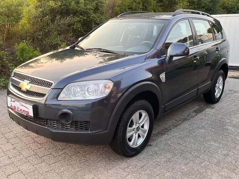 Grau Gebraucht 2007 Chevrolet Captiva LS SUV | 3.000 € (Guter Preis) - Bild 1/4